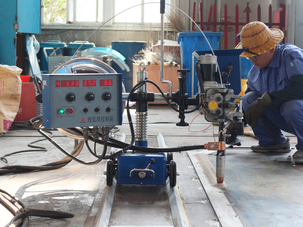 submerged-arc-welding-machine